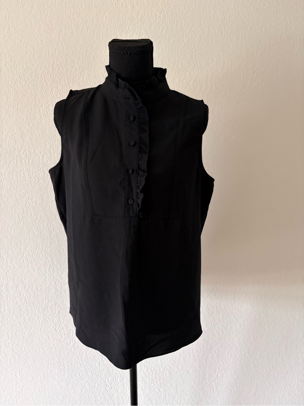 J. Crew Black Sleeveless Ruffle-Trim Button Placket Top Sz6 NWT - Picture 2 of 8